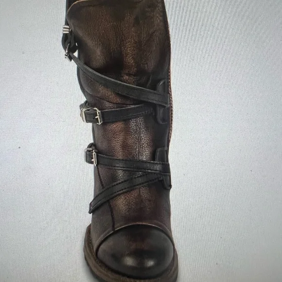 Size 11 FreeBird Cora Boots - Picture 2 of 4